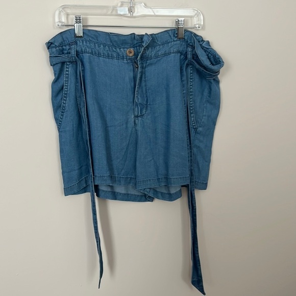 𝅺MELANIE Lynn l NWT Blue Shorts - Picture 1 of 4